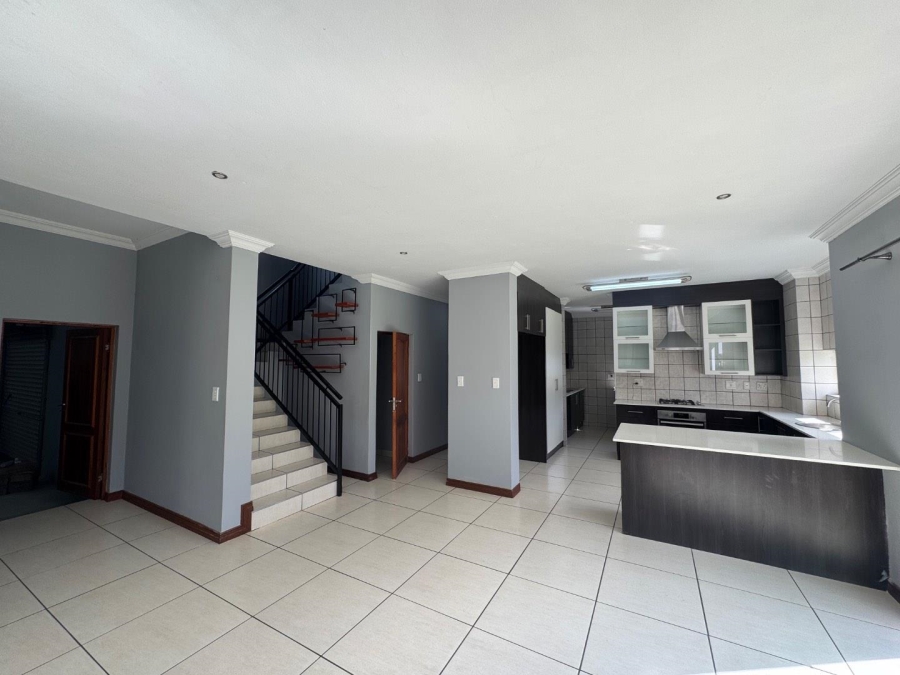 To Let 4 Bedroom Property for Rent in Midstream Hill Gauteng