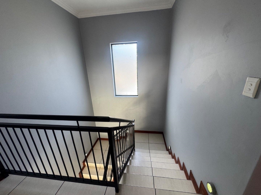 To Let 4 Bedroom Property for Rent in Midstream Hill Gauteng