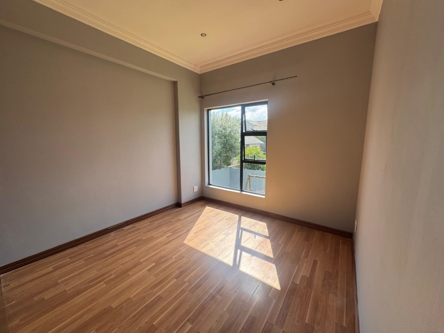 To Let 4 Bedroom Property for Rent in Midstream Hill Gauteng