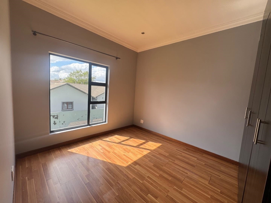 To Let 4 Bedroom Property for Rent in Midstream Hill Gauteng