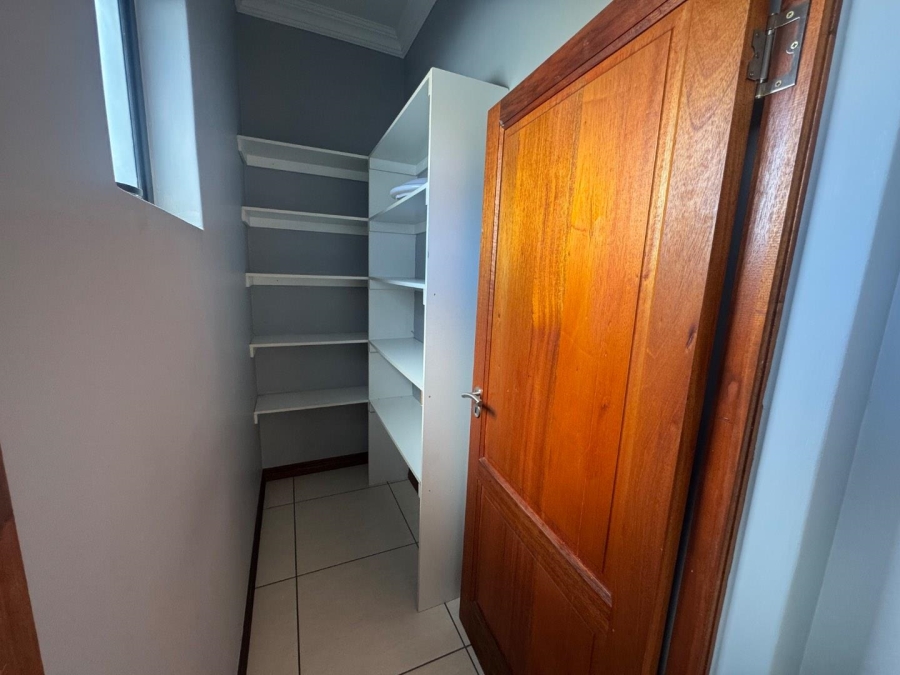 To Let 4 Bedroom Property for Rent in Midstream Hill Gauteng
