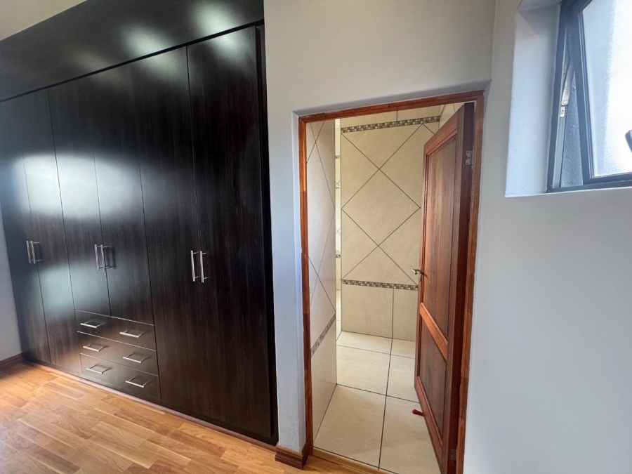To Let 4 Bedroom Property for Rent in Midstream Hill Gauteng