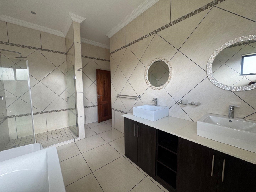 To Let 4 Bedroom Property for Rent in Midstream Hill Gauteng