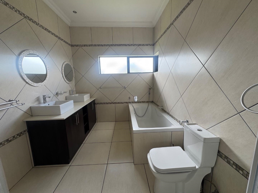 To Let 4 Bedroom Property for Rent in Midstream Hill Gauteng