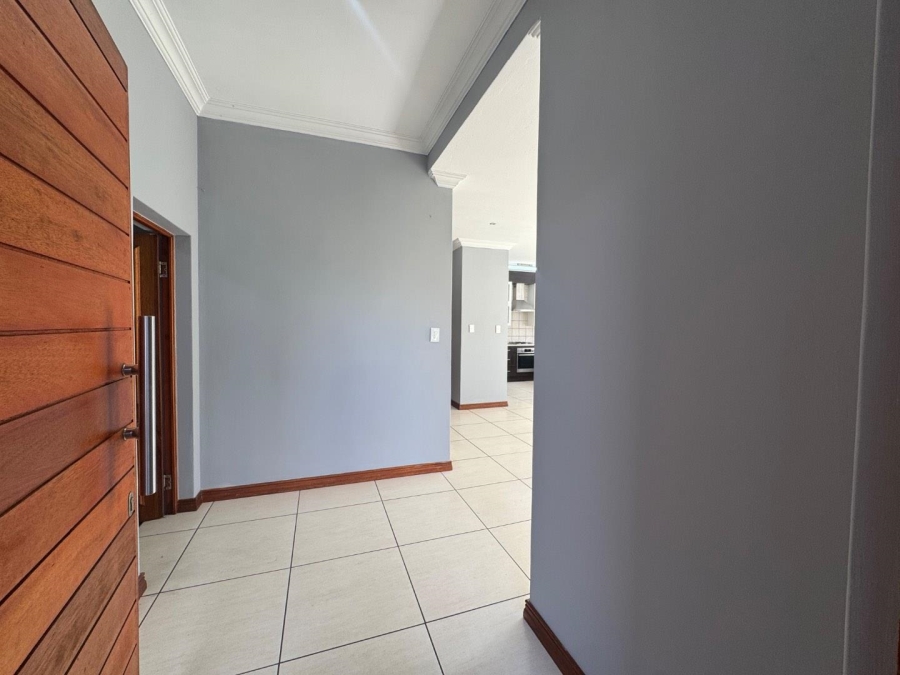 To Let 4 Bedroom Property for Rent in Midstream Hill Gauteng