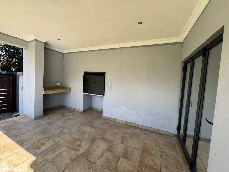 To Let 4 Bedroom Property for Rent in Midstream Hill Gauteng