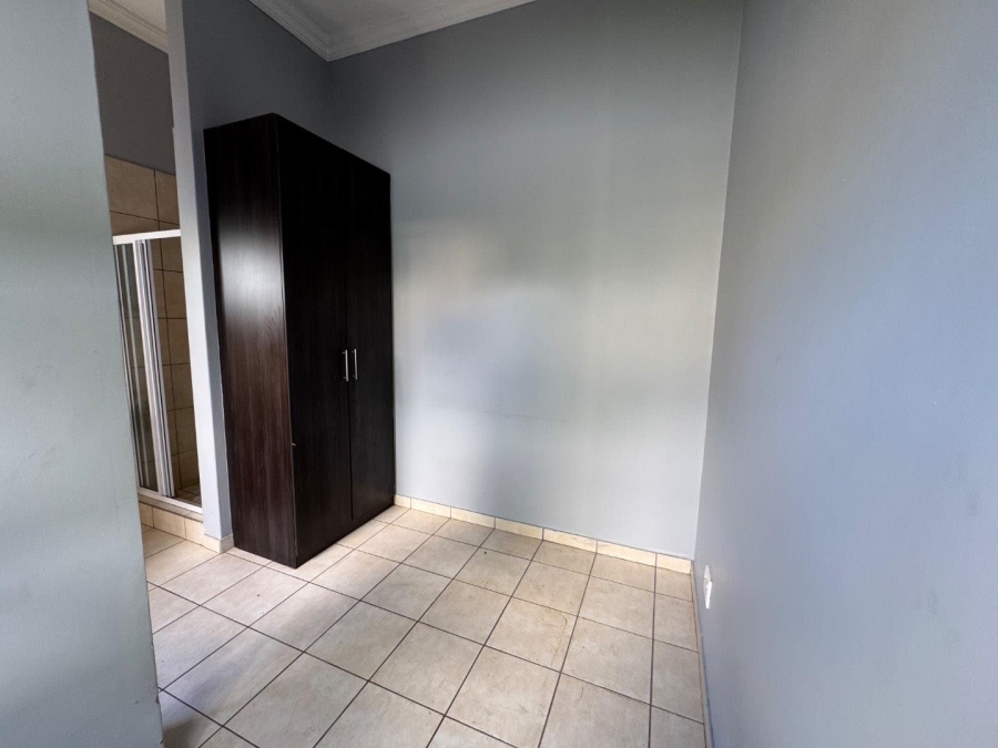To Let 4 Bedroom Property for Rent in Midstream Hill Gauteng
