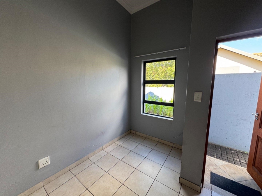 To Let 4 Bedroom Property for Rent in Midstream Hill Gauteng