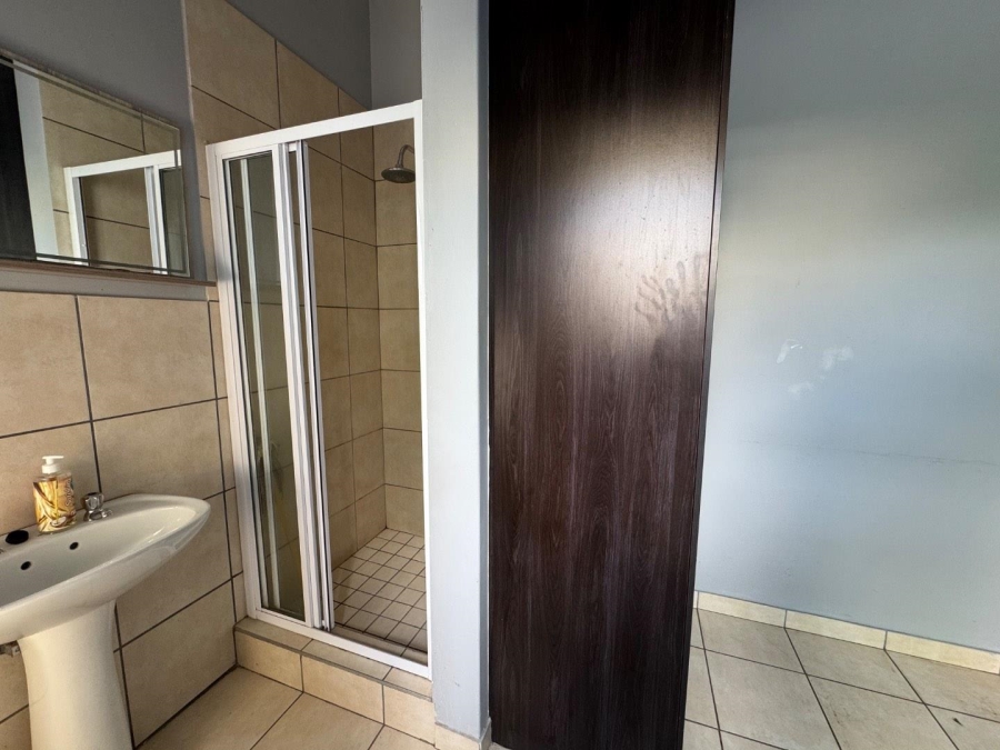 To Let 4 Bedroom Property for Rent in Midstream Hill Gauteng