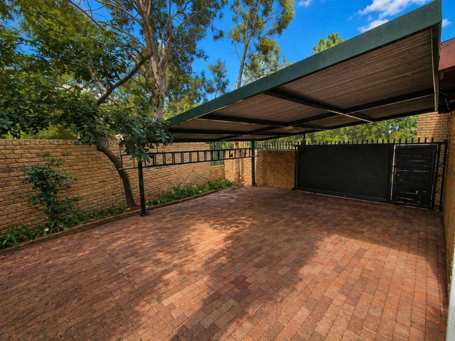 3 Bedroom Property for Sale in Val de Grace Gauteng