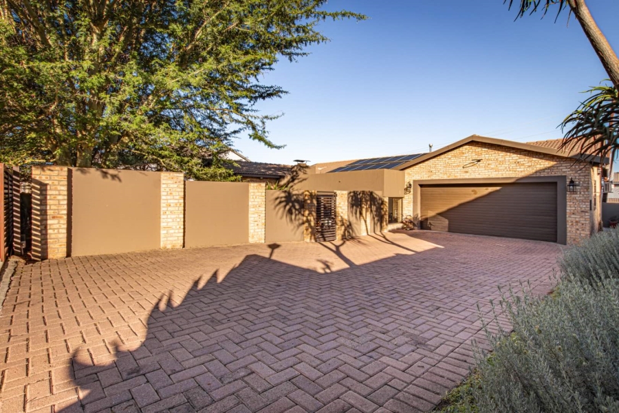 4 Bedroom Property for Sale in Homes Haven Gauteng