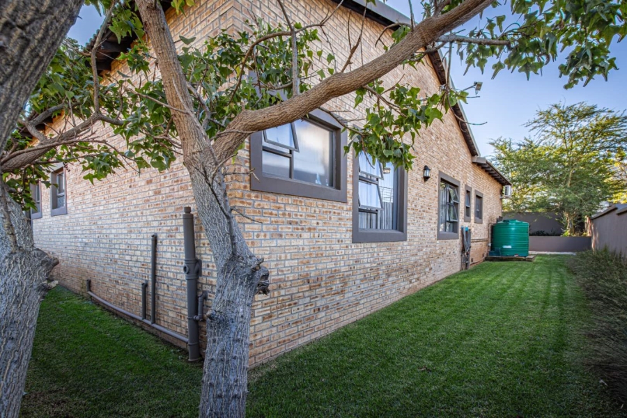 4 Bedroom Property for Sale in Homes Haven Gauteng