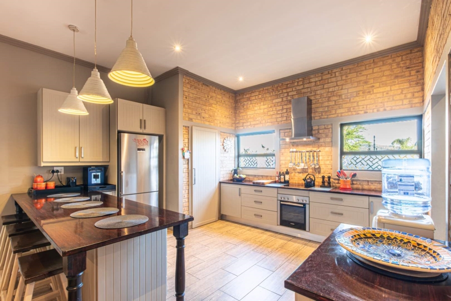 4 Bedroom Property for Sale in Homes Haven Gauteng