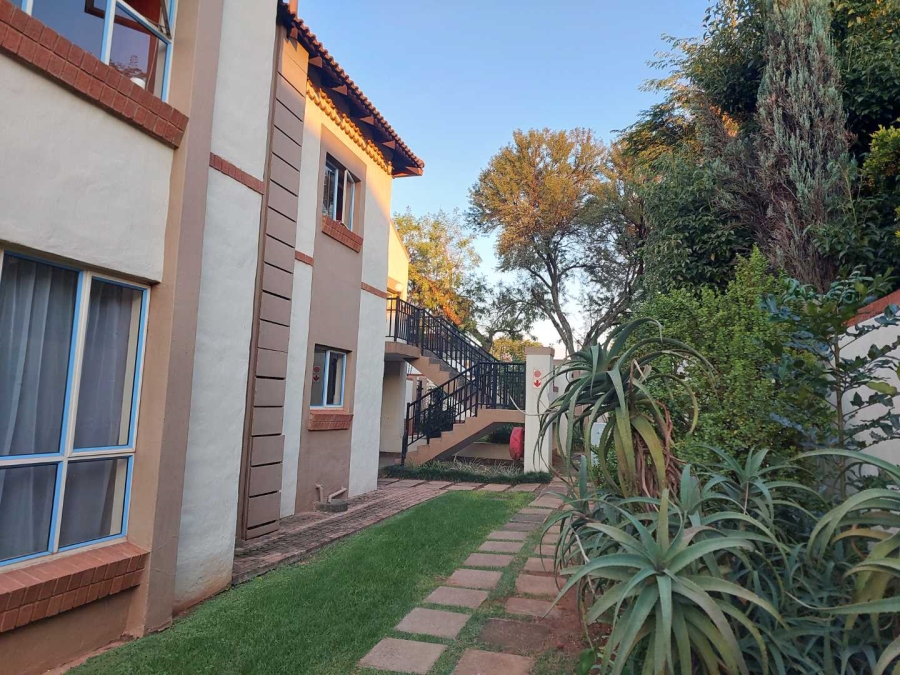2 Bedroom Property for Sale in Faerie Glen Gauteng