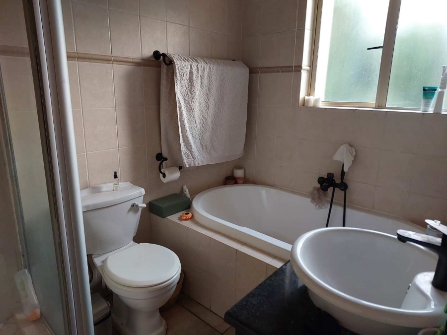 2 Bedroom Property for Sale in Faerie Glen Gauteng