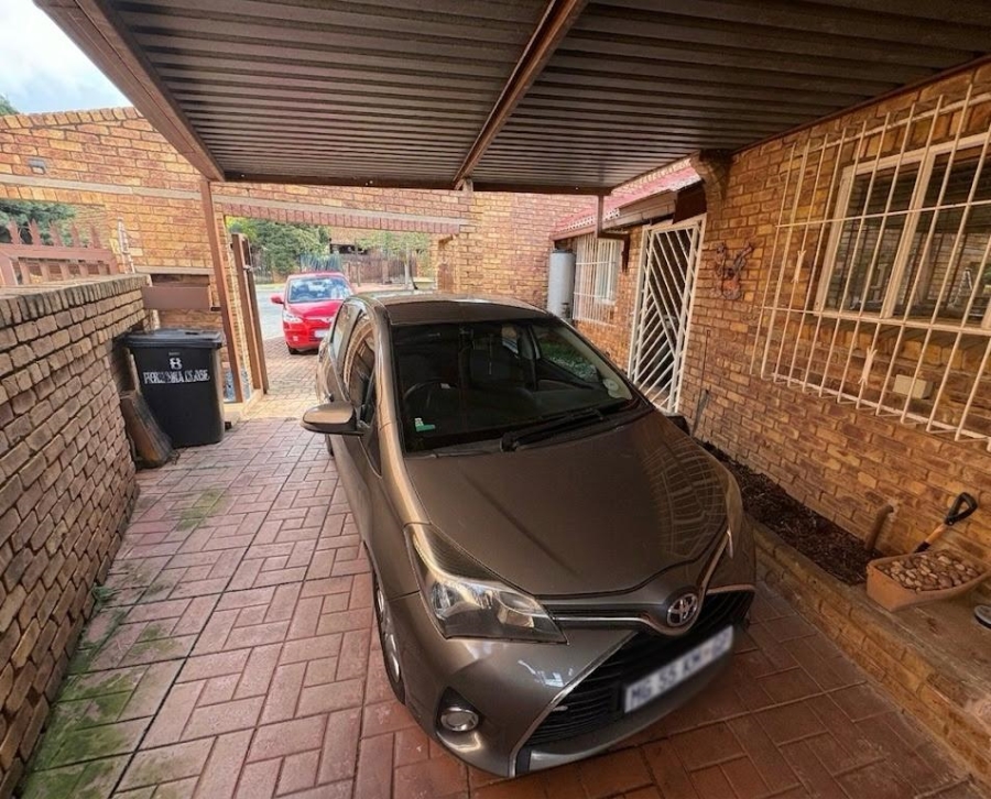 4 Bedroom Property for Sale in Birchleigh Gauteng