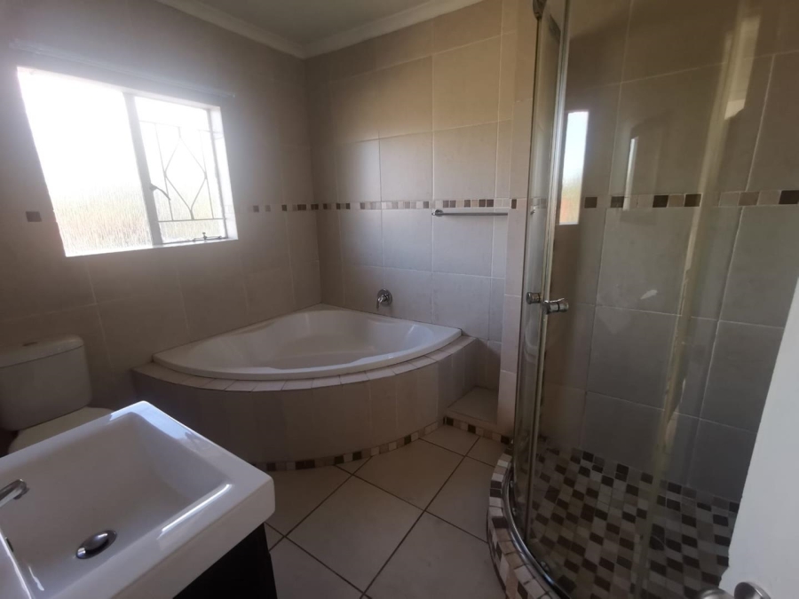To Let 5 Bedroom Property for Rent in Brackendowns Gauteng