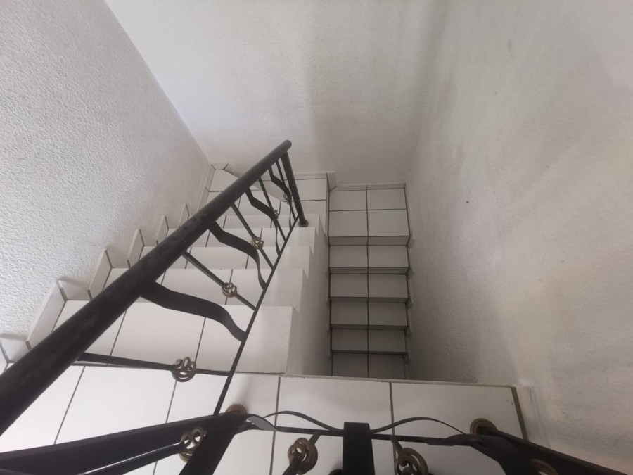To Let 5 Bedroom Property for Rent in Brackendowns Gauteng
