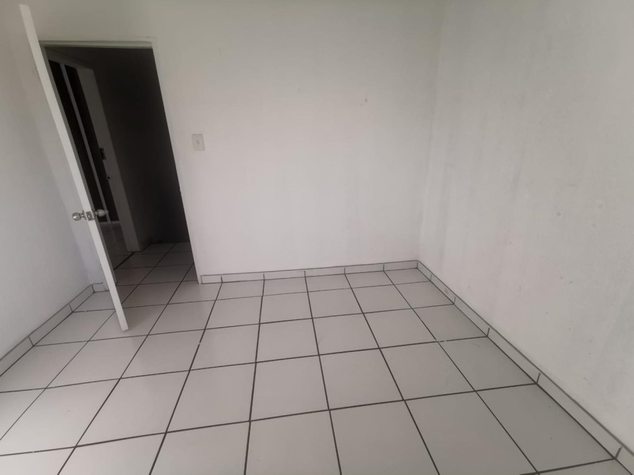To Let 5 Bedroom Property for Rent in Brackendowns Gauteng