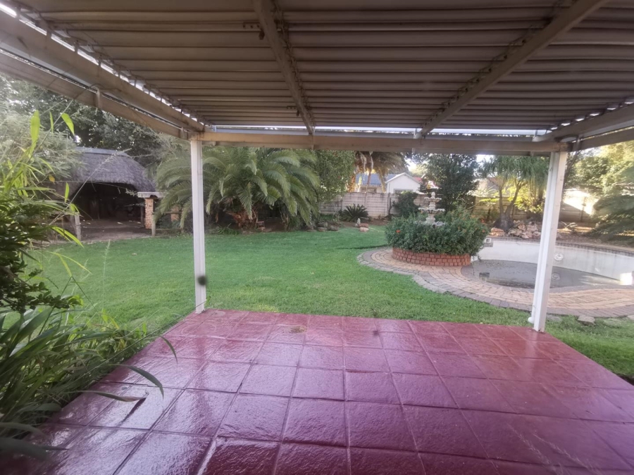 To Let 5 Bedroom Property for Rent in Brackendowns Gauteng