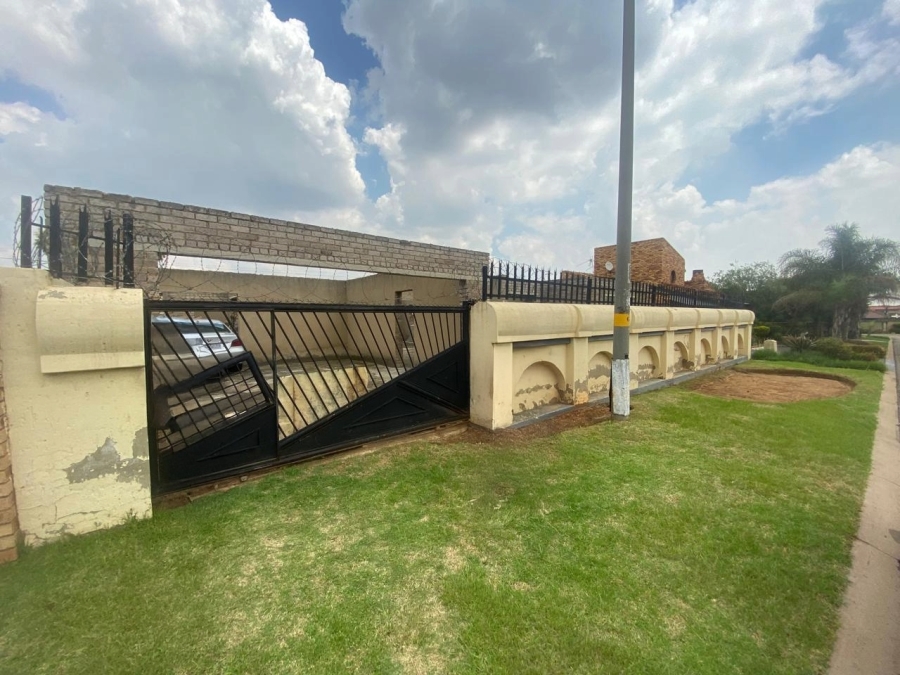 2 Bedroom Property for Sale in Spruitview Gauteng