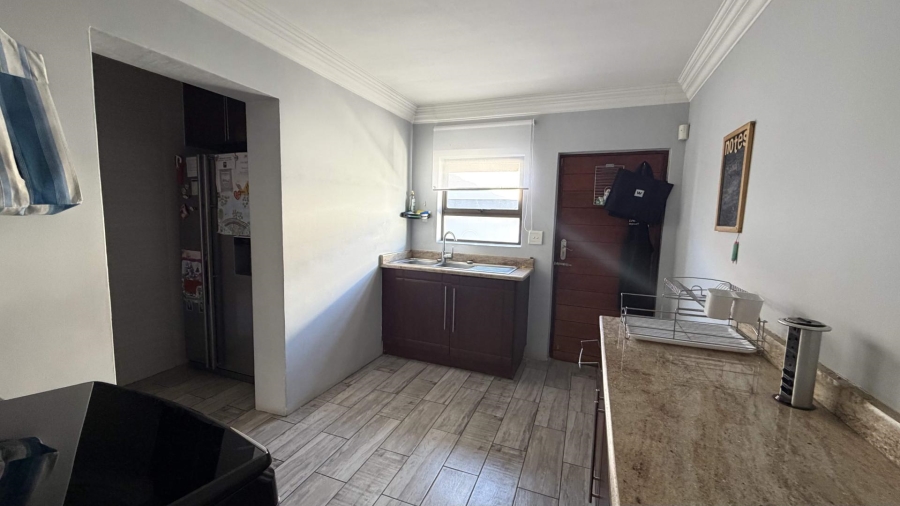 6 Bedroom Property for Sale in Heuwelsig Estate Gauteng