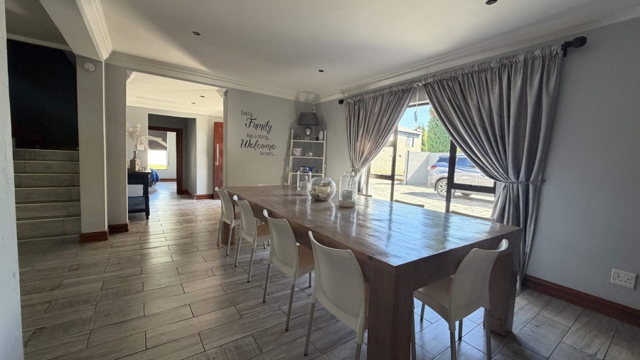 6 Bedroom Property for Sale in Heuwelsig Estate Gauteng