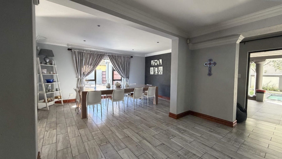 6 Bedroom Property for Sale in Heuwelsig Estate Gauteng