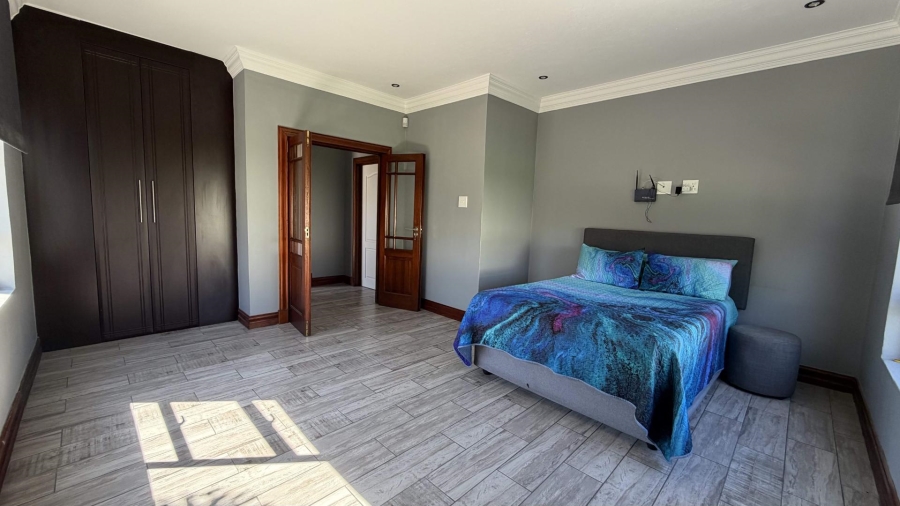 6 Bedroom Property for Sale in Heuwelsig Estate Gauteng