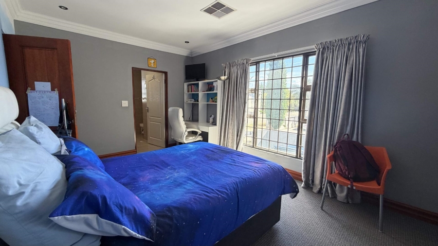 6 Bedroom Property for Sale in Heuwelsig Estate Gauteng