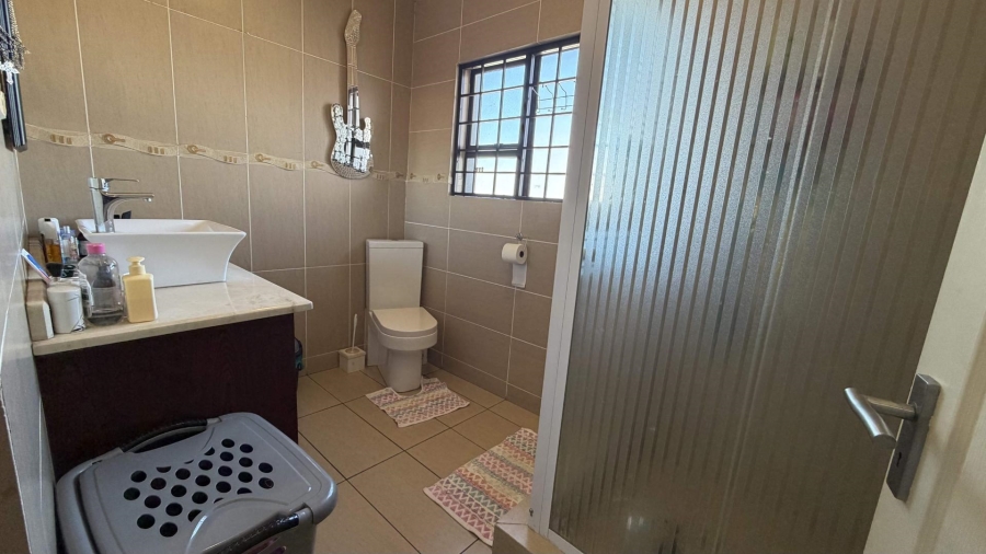 6 Bedroom Property for Sale in Heuwelsig Estate Gauteng