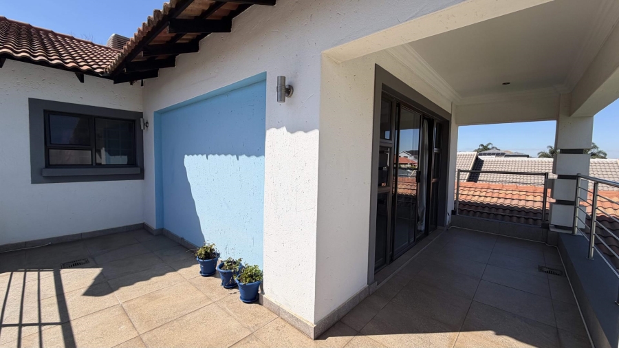 6 Bedroom Property for Sale in Heuwelsig Estate Gauteng