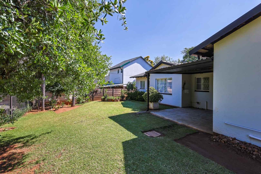 To Let 4 Bedroom Property for Rent in Garsfontein Gauteng