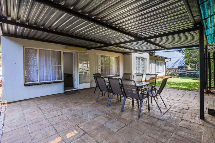 To Let 4 Bedroom Property for Rent in Garsfontein Gauteng