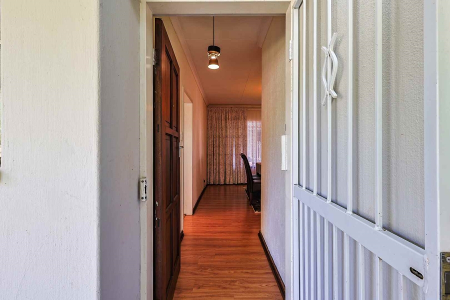 To Let 4 Bedroom Property for Rent in Garsfontein Gauteng