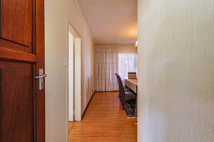 To Let 4 Bedroom Property for Rent in Garsfontein Gauteng