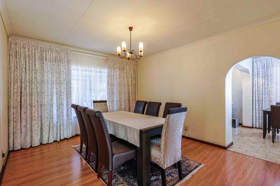 To Let 4 Bedroom Property for Rent in Garsfontein Gauteng