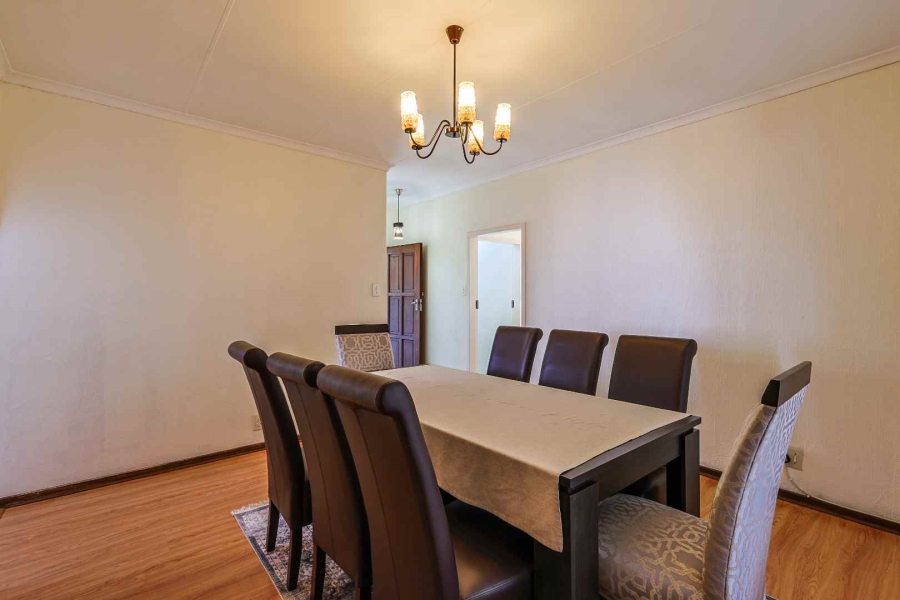 To Let 4 Bedroom Property for Rent in Garsfontein Gauteng