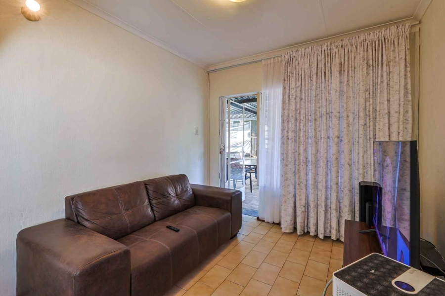 To Let 4 Bedroom Property for Rent in Garsfontein Gauteng