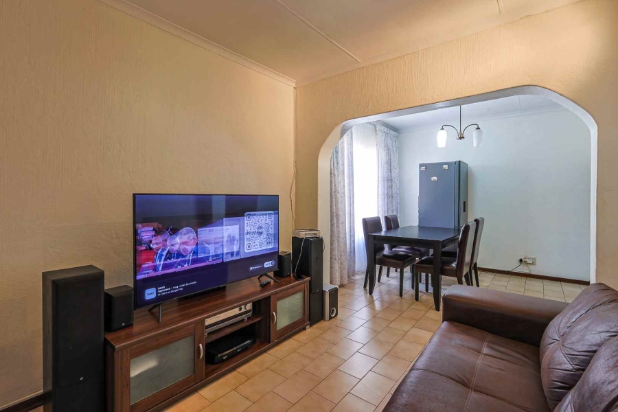 To Let 4 Bedroom Property for Rent in Garsfontein Gauteng