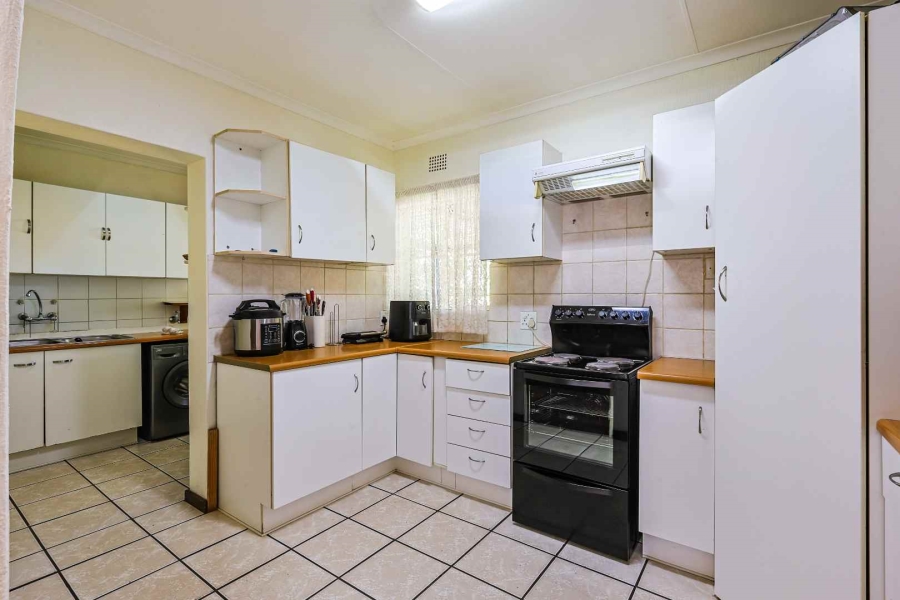 To Let 4 Bedroom Property for Rent in Garsfontein Gauteng