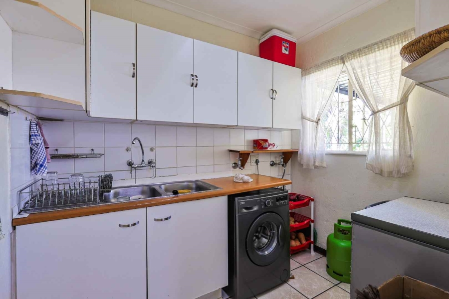 To Let 4 Bedroom Property for Rent in Garsfontein Gauteng
