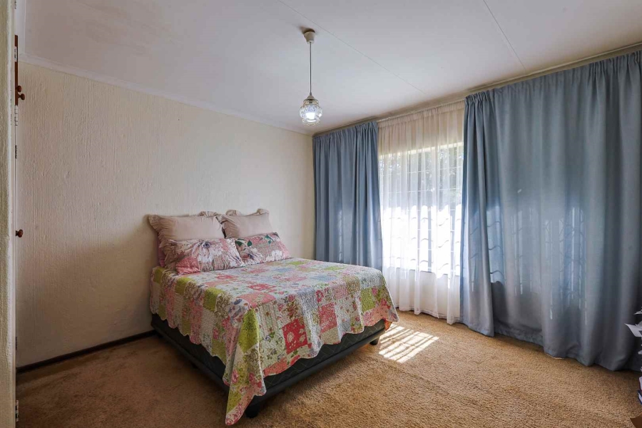 To Let 4 Bedroom Property for Rent in Garsfontein Gauteng