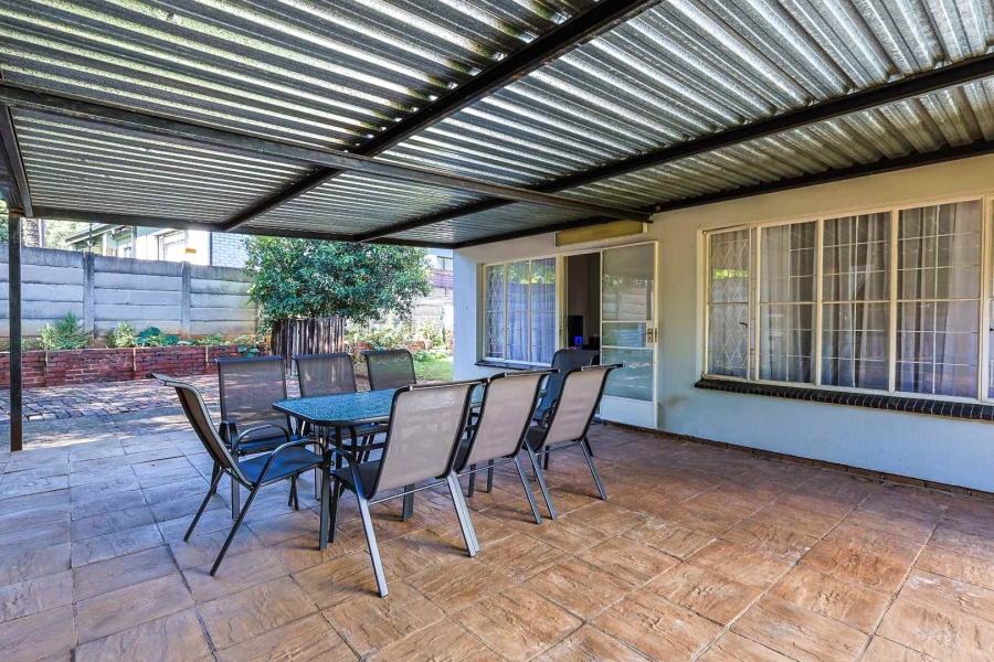 To Let 4 Bedroom Property for Rent in Garsfontein Gauteng