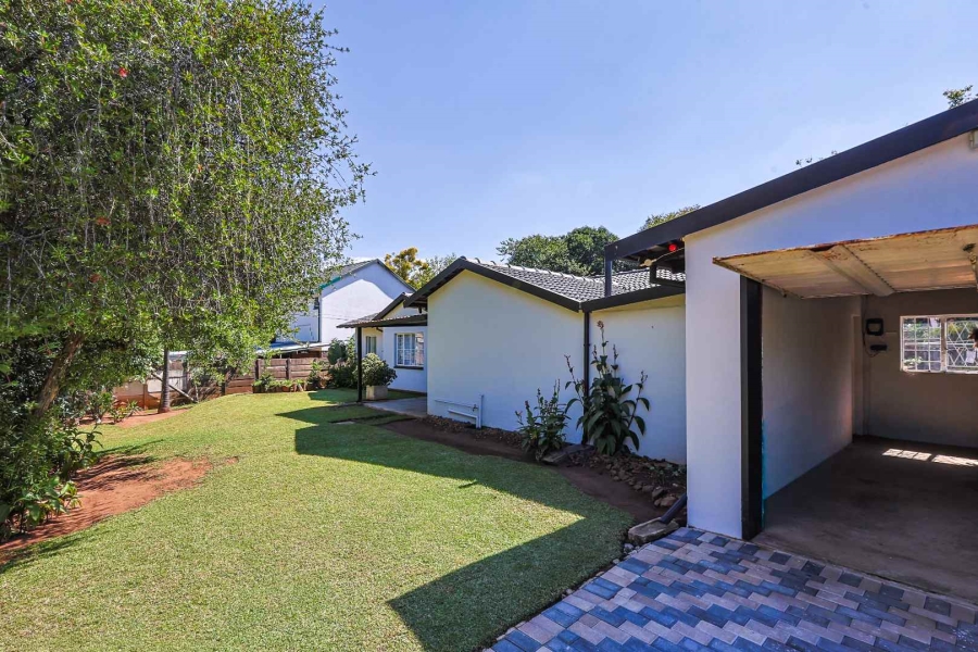 To Let 4 Bedroom Property for Rent in Garsfontein Gauteng