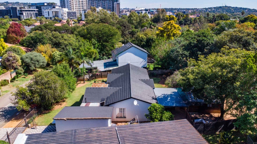 To Let 4 Bedroom Property for Rent in Garsfontein Gauteng