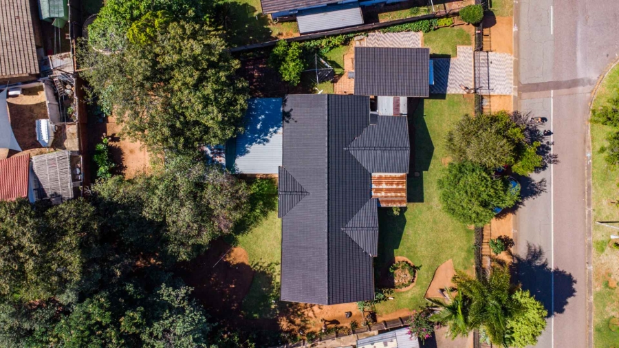 To Let 4 Bedroom Property for Rent in Garsfontein Gauteng