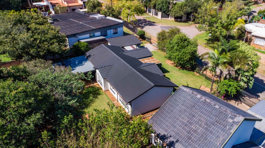 To Let 4 Bedroom Property for Rent in Garsfontein Gauteng