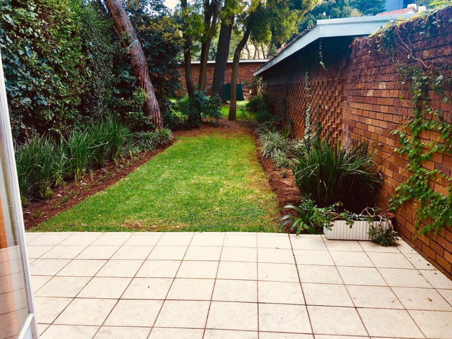 To Let 2 Bedroom Property for Rent in Sandown Gauteng