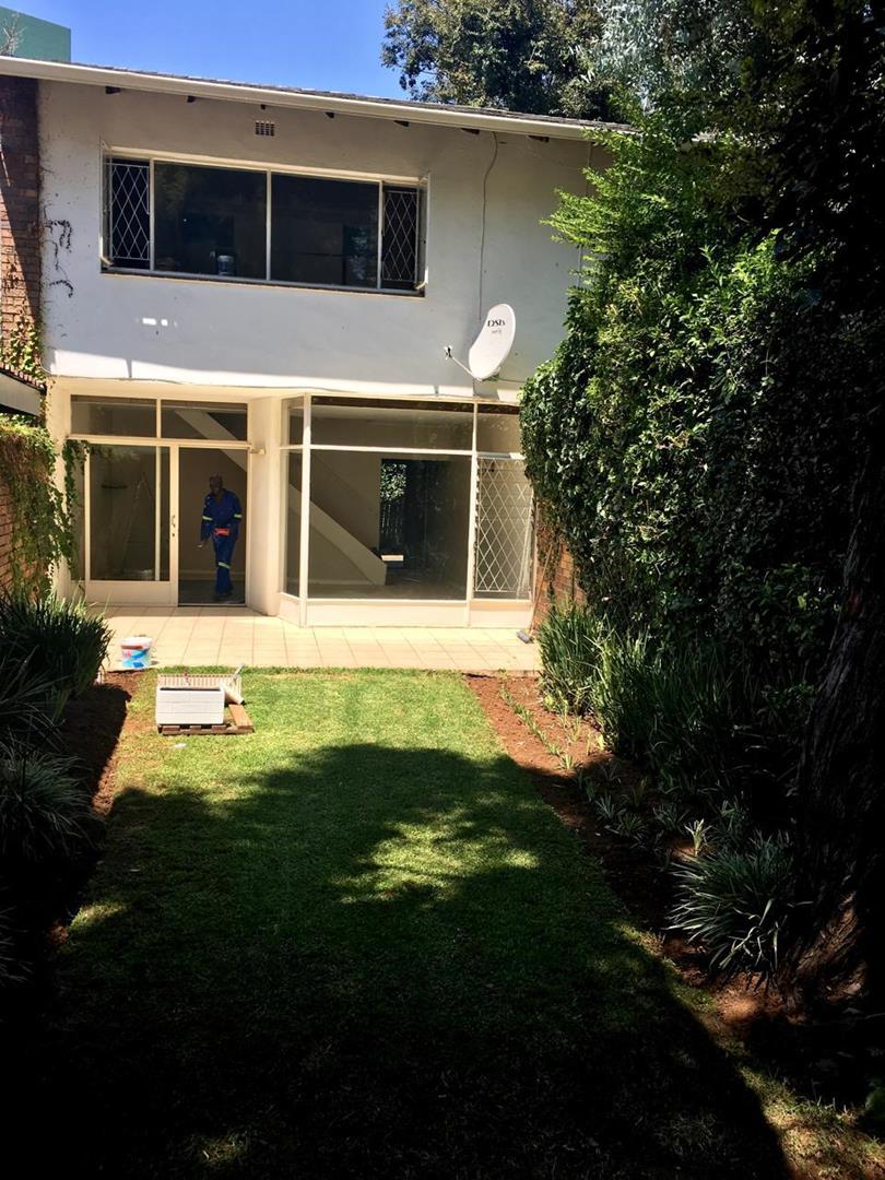 To Let 2 Bedroom Property for Rent in Sandown Gauteng